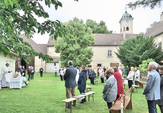 Fronleichnam im Pfarrgarten-15