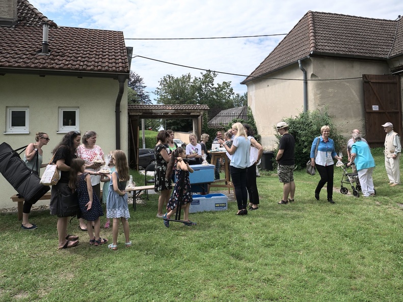 Geburtstagsmesse im Pfarrgarten-37.jpg