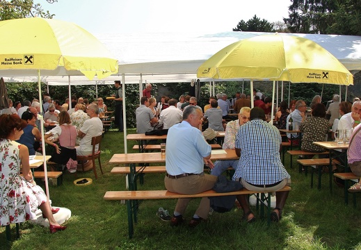 0905 Kirtag im Pfarrgarten-012