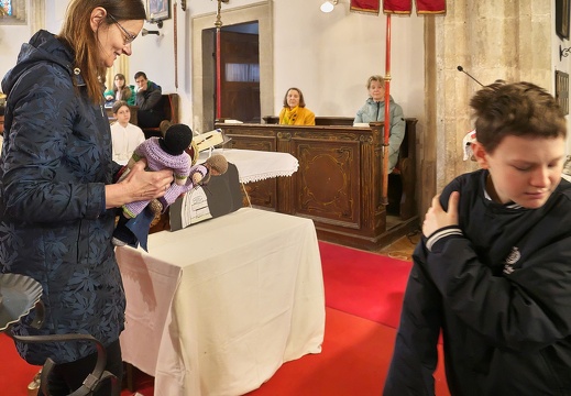 220401 Kindermesse mit Ostereiersuche-04